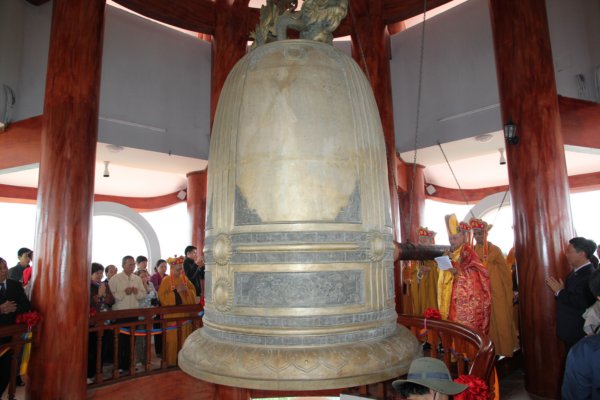 Hà Tĩnh: Lễ Thượng Phan-Sái Tịnh Khai Đại Hồng Chung Tại Nghĩa Trang Liệt Sĩ Ngã Ba Đồng Lộc