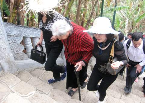 Nô nức hành hương Yên Tử đầu năm