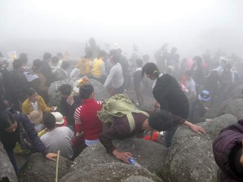 Nô nức hành hương Yên Tử đầu năm