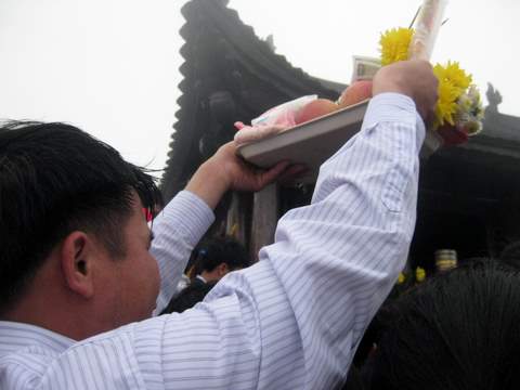 Nô nức hành hương Yên Tử đầu năm