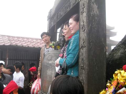 Nô nức hành hương Yên Tử đầu năm