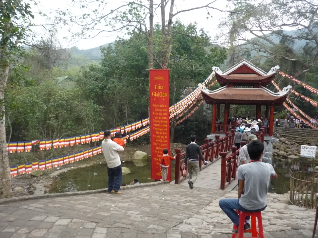 Non thiêng Yên Tử trước ngày giỗ tổ