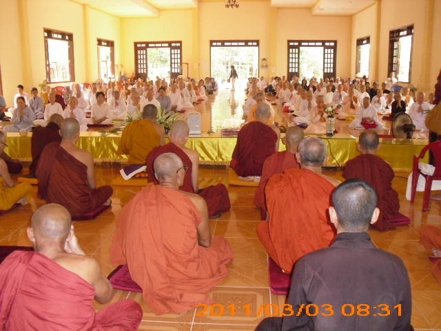 Khóa tu thiền một ngày tại thiền viện Phước Sơn.
