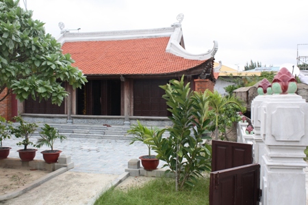 Viếng chùa giữa trùng khơi