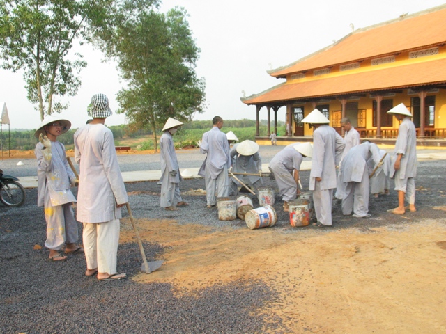 Trường Trung Cấp Phật Học Đồng Nai chuẩn bị cho lễ An vị Phật, khánh thành Giảng đường, Thiền đường, Tăng đường