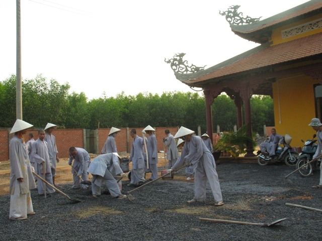 Trường Trung Cấp Phật Học Đồng Nai chuẩn bị cho lễ An vị Phật, khánh thành Giảng đường, Thiền đường, Tăng đường