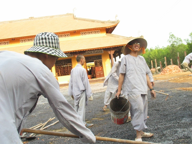 Trường Trung Cấp Phật Học Đồng Nai chuẩn bị cho lễ An vị Phật, khánh thành Giảng đường, Thiền đường, Tăng đường