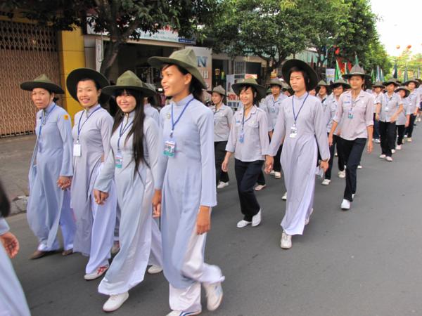 Chùm ảnh: Hàng ngàn Tăng Ni, PT diễu hành đường phố vì môi trường