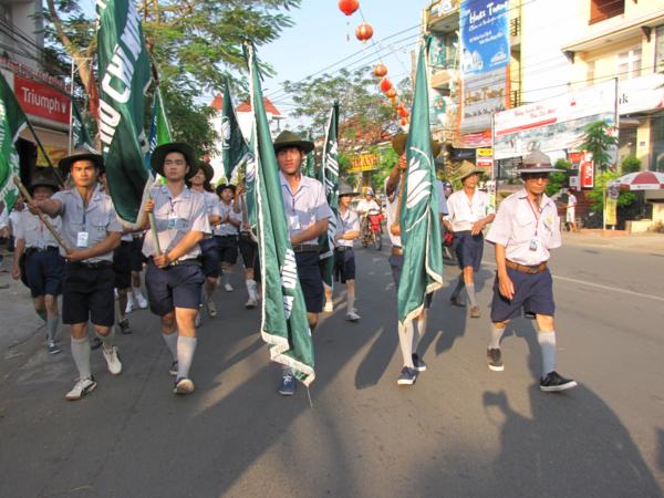 Chùm ảnh: Hàng ngàn Tăng Ni, PT diễu hành đường phố vì môi trường