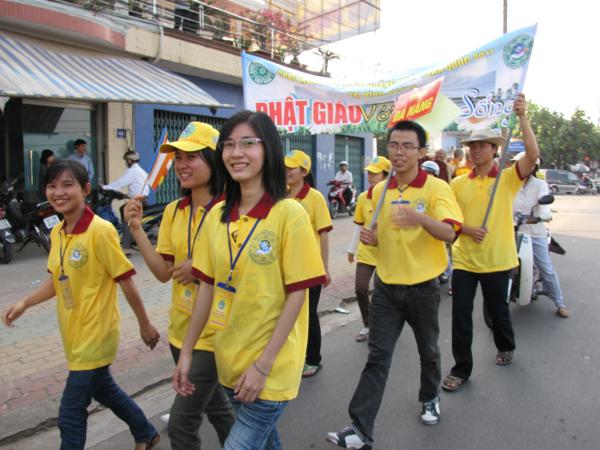 Chùm ảnh: Hàng ngàn Tăng Ni, PT diễu hành đường phố vì môi trường