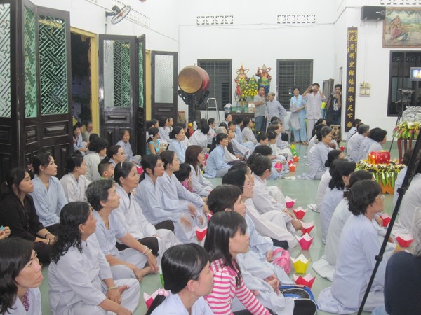 TP. HCM: Chùa Long Huê tổ chức Đêm Cầu Nguyện cho nạn nhân động đất sóng thần tại Nhật Bản