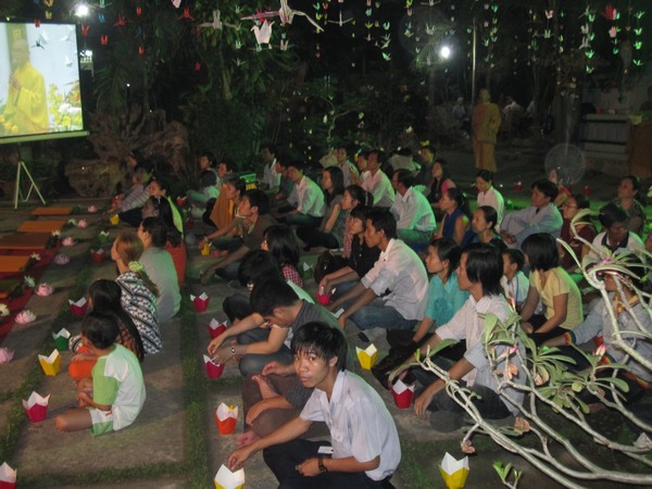 TP. HCM: Chùa Long Huê tổ chức Đêm Cầu Nguyện cho nạn nhân động đất sóng thần tại Nhật Bản