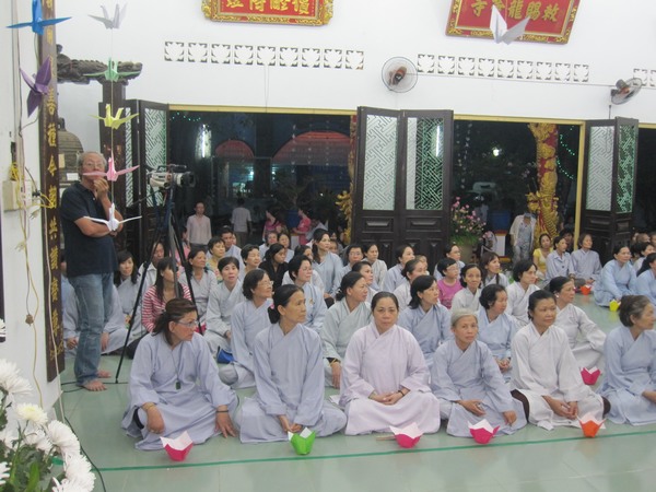 TP. HCM: Chùa Long Huê tổ chức Đêm Cầu Nguyện cho nạn nhân động đất sóng thần tại Nhật Bản