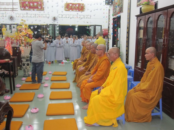 TP. HCM: Chùa Long Huê tổ chức Đêm Cầu Nguyện cho nạn nhân động đất sóng thần tại Nhật Bản