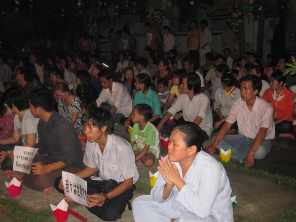 TP. HCM: Chùa Long Huê tổ chức Đêm Cầu Nguyện cho nạn nhân động đất sóng thần tại Nhật Bản