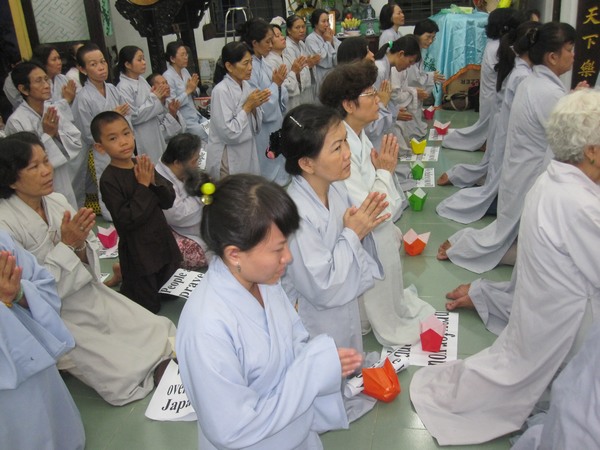 TP. HCM: Chùa Long Huê tổ chức Đêm Cầu Nguyện cho nạn nhân động đất sóng thần tại Nhật Bản