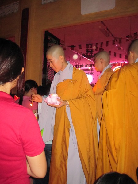TP. HCM: Chùa Long Huê tổ chức Đêm Cầu Nguyện cho nạn nhân động đất sóng thần tại Nhật Bản