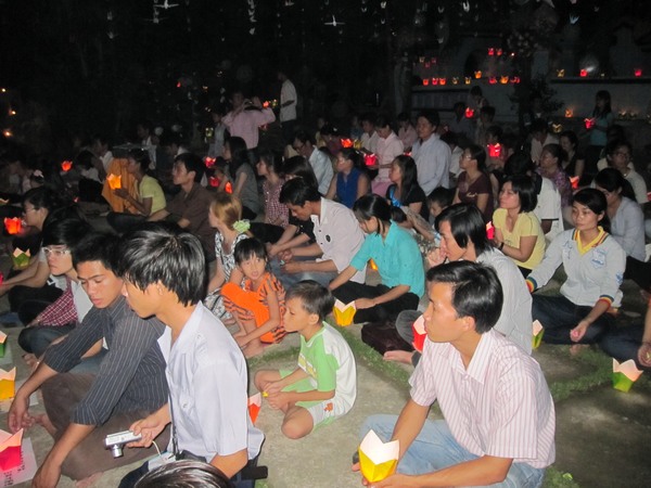 TP. HCM: Chùa Long Huê tổ chức Đêm Cầu Nguyện cho nạn nhân động đất sóng thần tại Nhật Bản