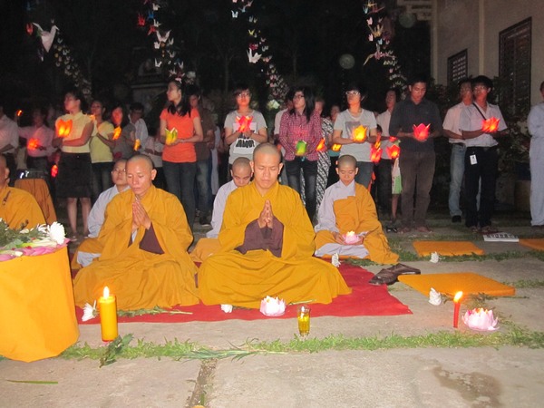 TP. HCM: Chùa Long Huê tổ chức Đêm Cầu Nguyện cho nạn nhân động đất sóng thần tại Nhật Bản