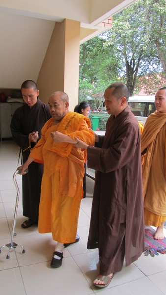 Đức Pháp Chủ Thích Giác Nhiên Viếng Thăm Chùa Hoằng Pháp