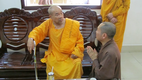 Đức Pháp Chủ Thích Giác Nhiên Viếng Thăm Chùa Hoằng Pháp