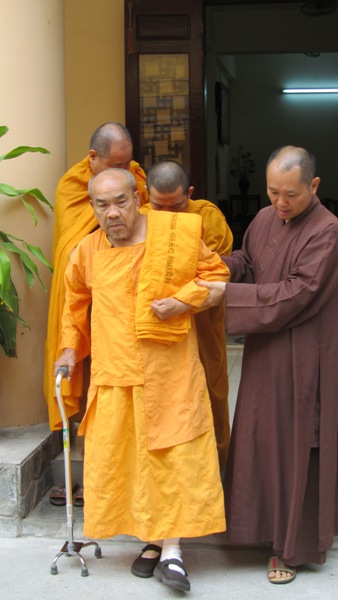 Đức Pháp Chủ Thích Giác Nhiên Viếng Thăm Chùa Hoằng Pháp