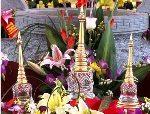 Cung đón Ngọc xá lợi Phật về chùa Diên Khánh