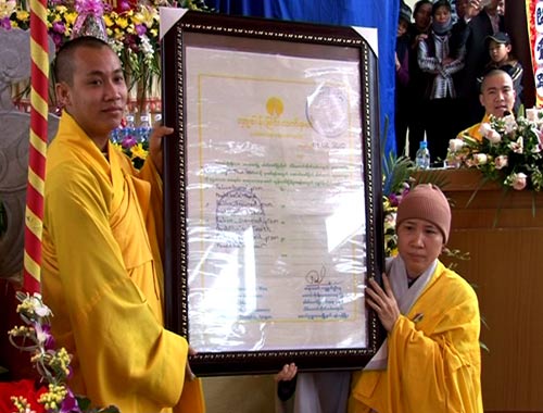 Cung đón Ngọc xá lợi Phật về chùa Diên Khánh