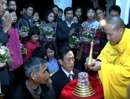 Cung đón Ngọc xá lợi Phật về chùa Diên Khánh