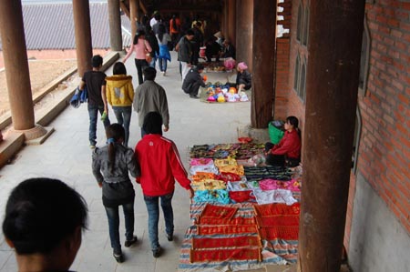 Lễ hội chùa Bái Đính: Hội không khác… chợ