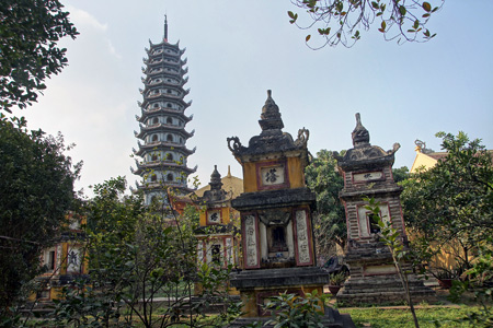Thăm Đại bảo tháp cao nhất Việt Nam