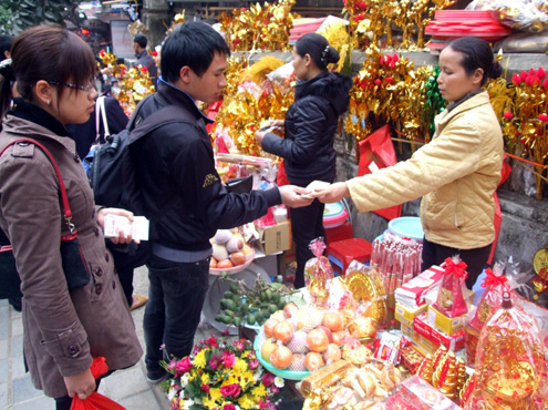 Du khách nườm nượp trảy hội chùa Hương