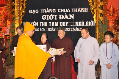 Lạng Sơn: Chùa Thành tổ chức Lễ truyền thụ Tam Quy - Ngũ Giới