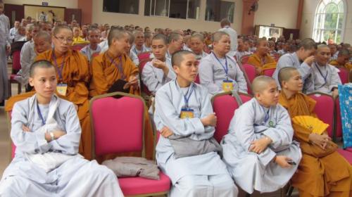 Hội thảo với những bài tham luận