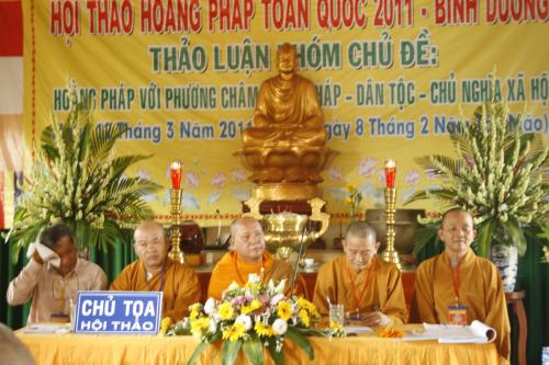 Những thảo luận sôi nổi tại Hội thảo Hoằng pháp 2011