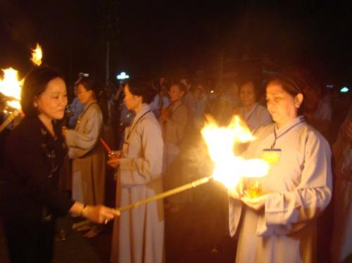 5000 ngọn nến ân tình
