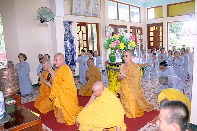 Bình Định: Tịnh Xá Ngọc Sơn Khóa Tu Một Ngày An Lạc và Chiêm Bái Xá Lợi