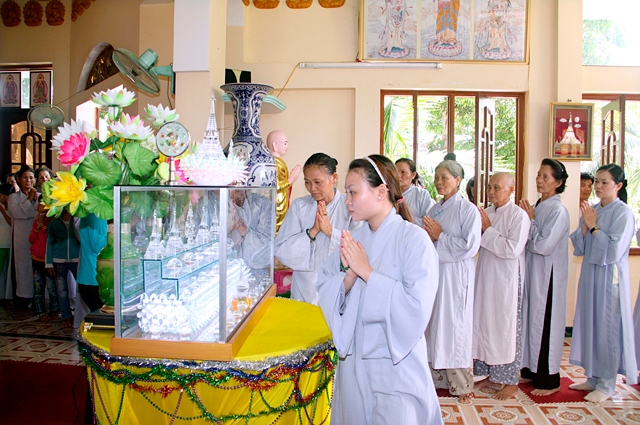 Bình Định: Tịnh Xá Ngọc Sơn Khóa Tu Một Ngày An Lạc và Chiêm Bái Xá Lợi