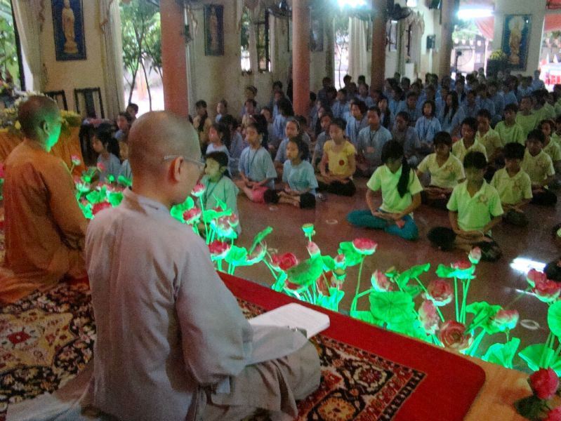 Nam Định: những hoạt động ý nhĩa trong ngày thứ 5  của khóa tu đạo đức tại chùa Vấn Khẩu