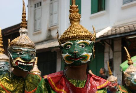 Lễ rước Phật ở thành Luang