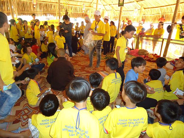 Những cánh sen hồng thắm