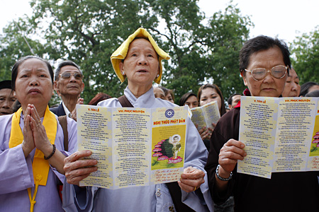 Tháng Tư - mùa Phật đản