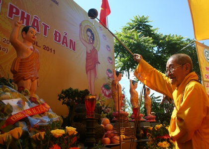 Khai mạc Đại lễ Phật Đản 2011 tại ngôi chùa phát tích Phật giáo Việt Nam