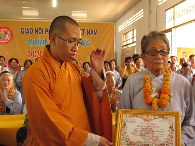 Đồng Tháp: Thiêng liêng và ý nghĩa lễ chúc thọ tập thể  tại chùa Quê Hương