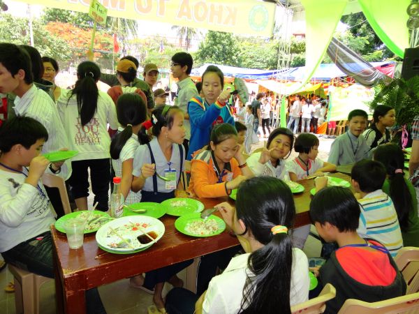 Háo Hức Ngày Hội Ẩm Thực Quê Em – Khóa Tu Mùa Hè Bình Định
