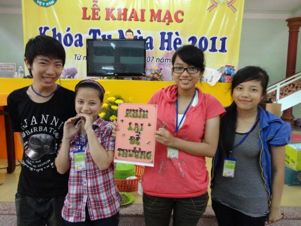 Vui Nhộn Các Trò Chơi Dân Gian Tại Khóa Tu Mùa Hè Bình Định