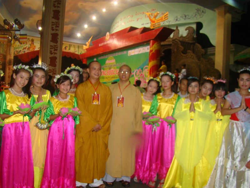 Hội trại Tuổi trẻ &amp; Cuộc sống lần IV: sôi nổi đêm tổng kết văn nghệ