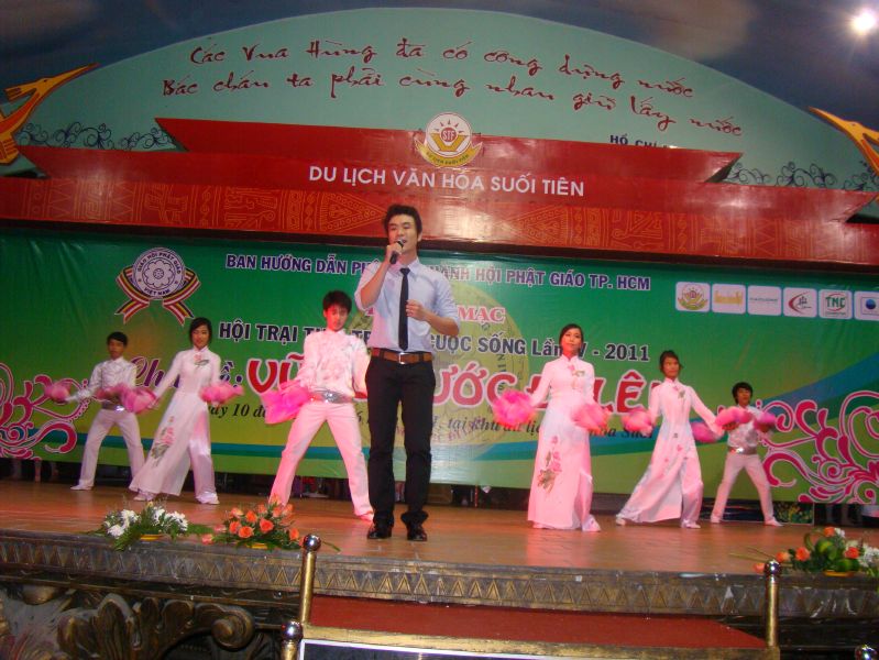 Hội trại Tuổi trẻ &amp; Cuộc sống lần IV: sôi nổi đêm tổng kết văn nghệ