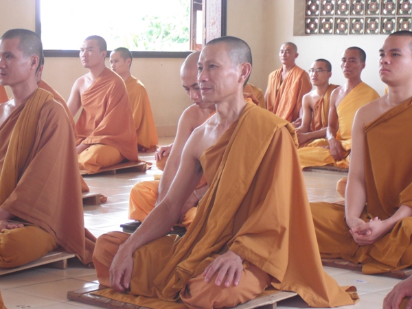 HT. Thích Minh Hồi- Giáo Phẩm Giáo Hội Tăng Già Khất Sĩ Thế Giới viếng thăm Trường Hạ Tịnh xá Trung Tâm