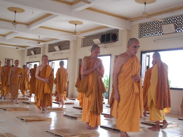 Chùm ảnh: Nét đẹp mùa an cư của Người Khất sĩ